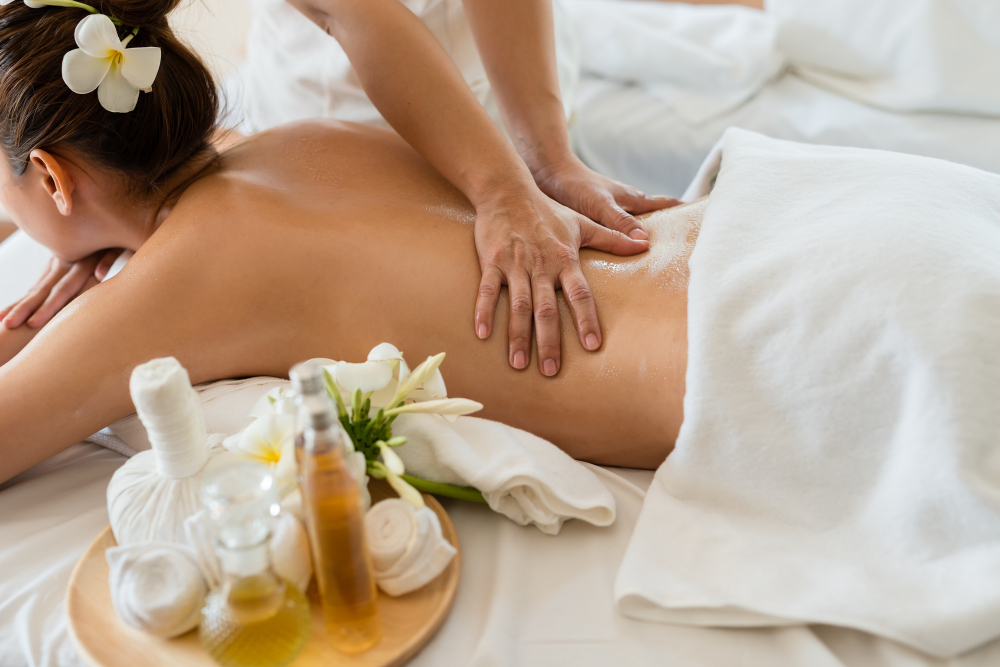 young-beautiful-asian-woman-sleep-relaxing-oil-spa-massage-salon