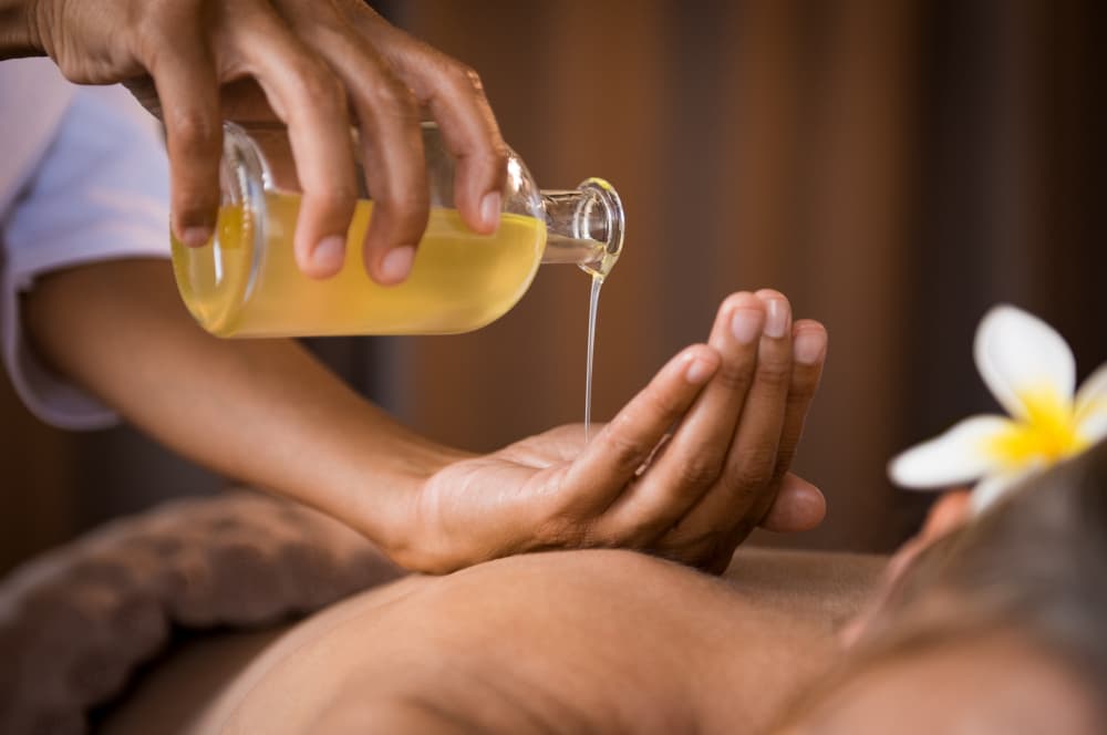 BASE OIL MASSAGE