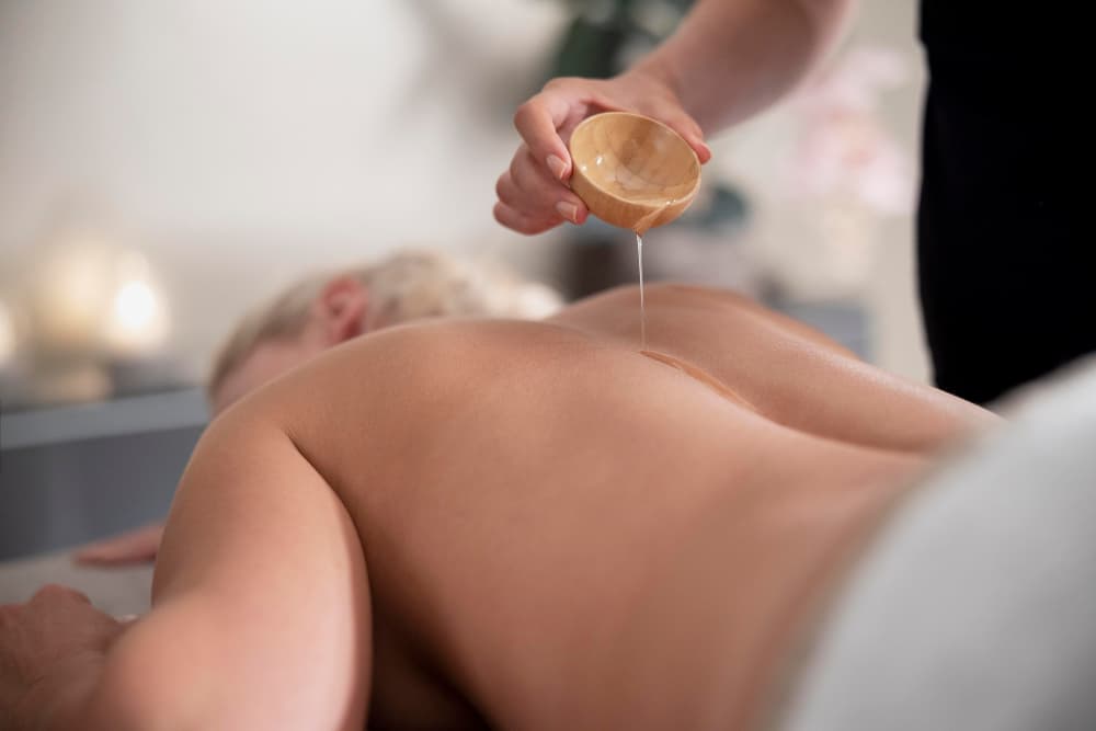 SIGNATURE ORCHID'S OIL MASSAGE